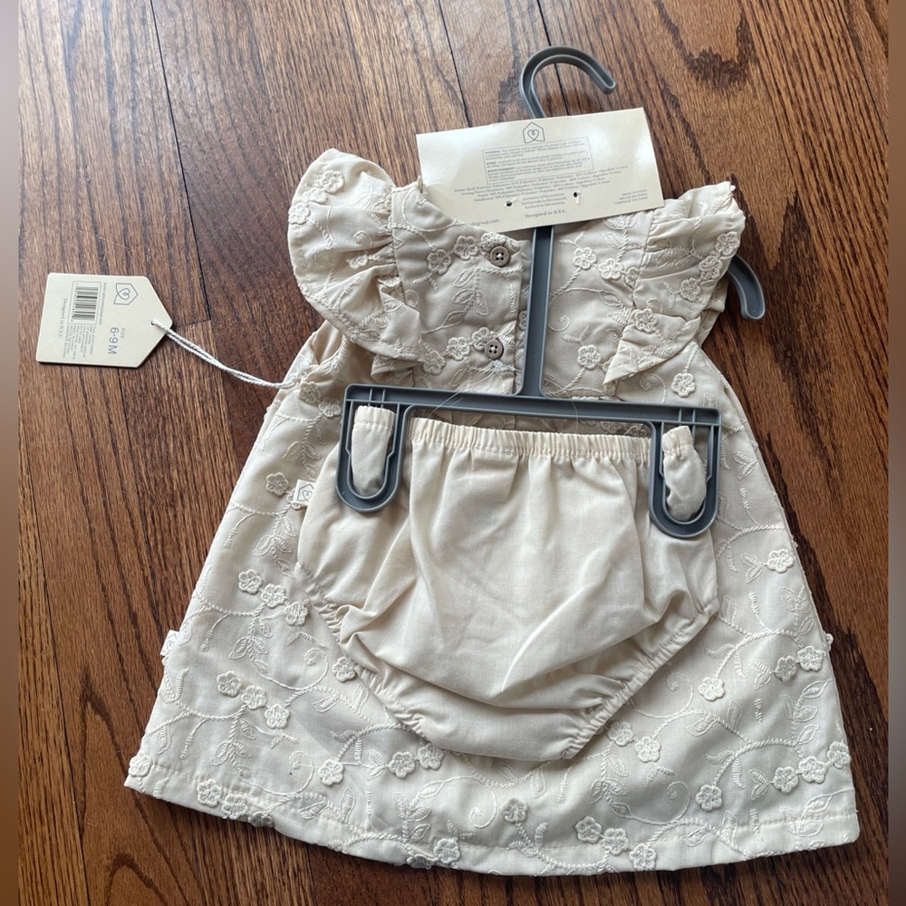 Snug Baby Girls 6-9m Beige/tan Dress Set With Bow, Dress And Bloomers - Picture 3 of 4